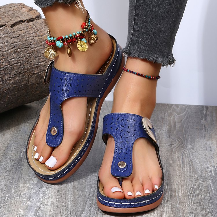 Clip-toe sandals women's round head hollow metal buckle wedge heel outer wear solid color comfortable flip flops - coffeewithmee1