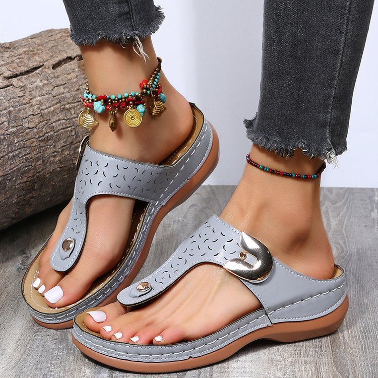 Clip-toe sandals women's round head hollow metal buckle wedge heel outer wear solid color comfortable flip flops - coffeewithmee1